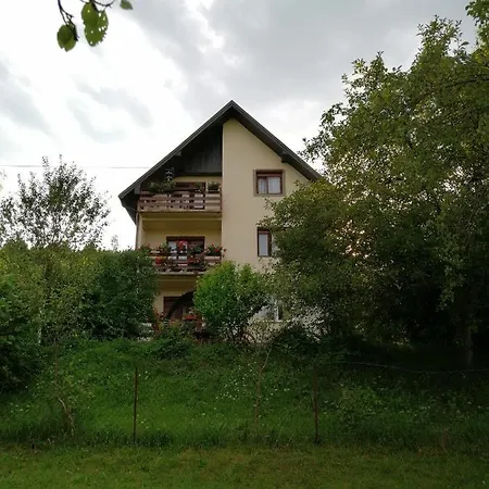 Seosko Domacinstvo Nana *